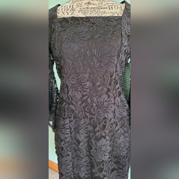 Black Lace Bodycon Dress Size 8 - Picture 2 of 7